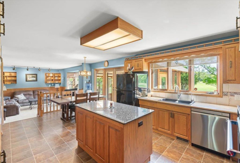 633 Sioux, 5 Bedrooms Bedrooms, 15 Rooms Rooms,3 BathroomsBathrooms,Residential,For Sale,Sioux