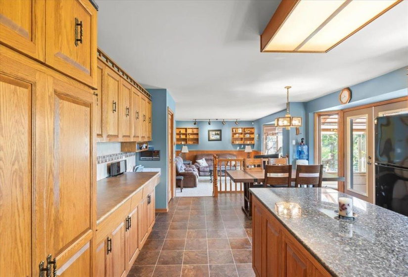 633 Sioux, 5 Bedrooms Bedrooms, 15 Rooms Rooms,3 BathroomsBathrooms,Residential,For Sale,Sioux