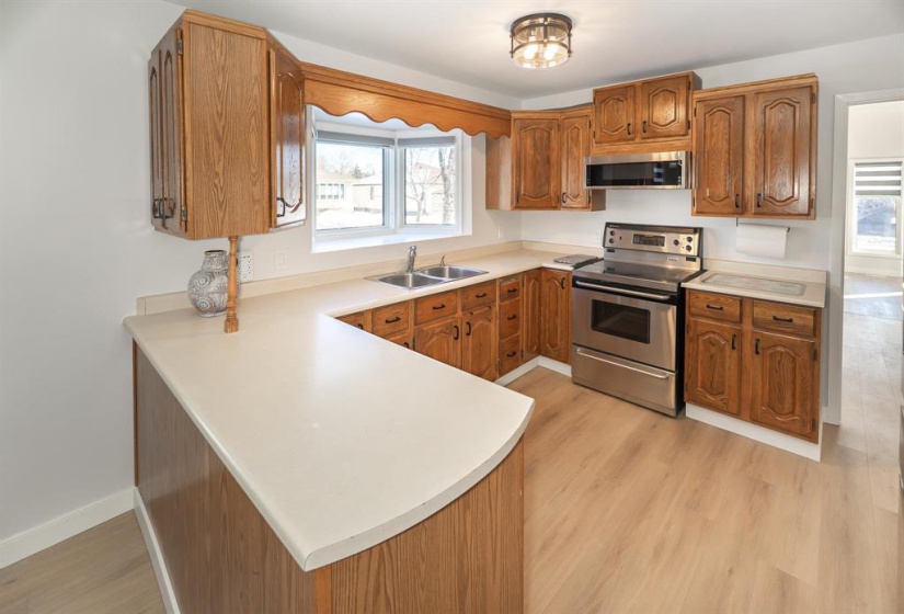 344 Rose Hill, 4 Bedrooms Bedrooms, 21 Rooms Rooms,3 BathroomsBathrooms,Residential,For Sale,Rose Hill