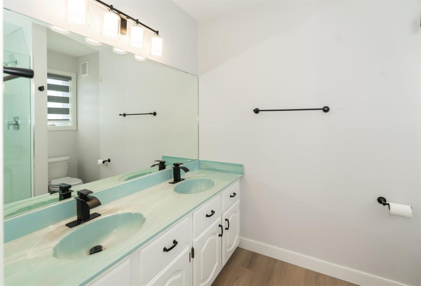 344 Rose Hill, 4 Bedrooms Bedrooms, 21 Rooms Rooms,3 BathroomsBathrooms,Residential,For Sale,Rose Hill