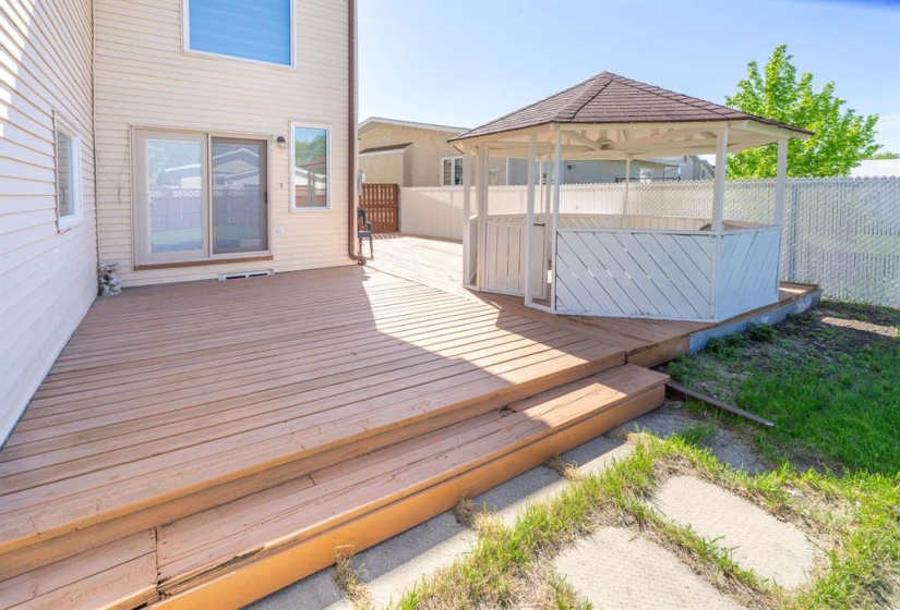 344 Rose Hill, 4 Bedrooms Bedrooms, 21 Rooms Rooms,3 BathroomsBathrooms,Residential,For Sale,Rose Hill
