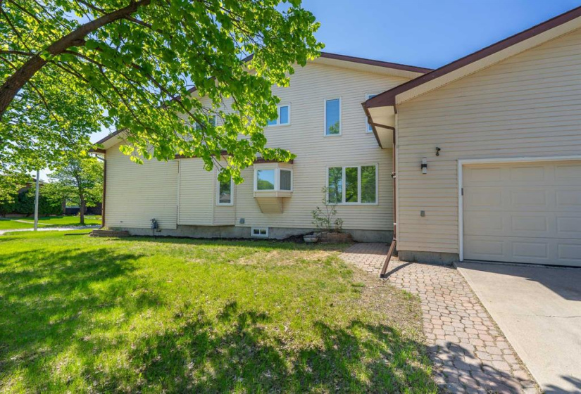 344 Rose Hill, 4 Bedrooms Bedrooms, 21 Rooms Rooms,3 BathroomsBathrooms,Residential,For Sale,Rose Hill