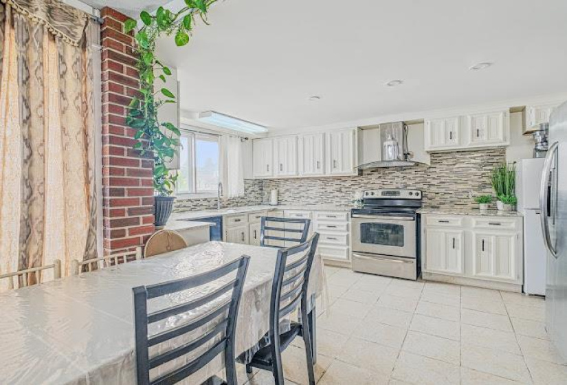 143 Driftwood, 5 Bedrooms Bedrooms, 13 Rooms Rooms,3 BathroomsBathrooms,Residential,For Sale,Driftwood