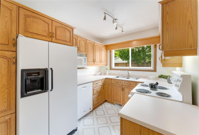 133 Browning, 3 Bedrooms Bedrooms, 11 Rooms Rooms,1 BathroomBathrooms,Residential,For Sale,Browning