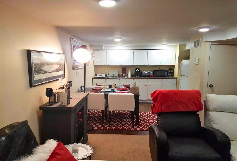 869 Jubilee, 4 Bedrooms Bedrooms, 10 Rooms Rooms,2 BathroomsBathrooms,Residential,For Sale,Jubilee