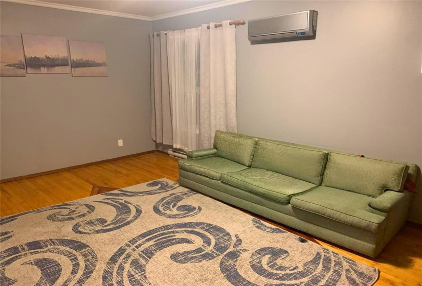 869 Jubilee, 4 Bedrooms Bedrooms, 10 Rooms Rooms,2 BathroomsBathrooms,Residential,For Sale,Jubilee