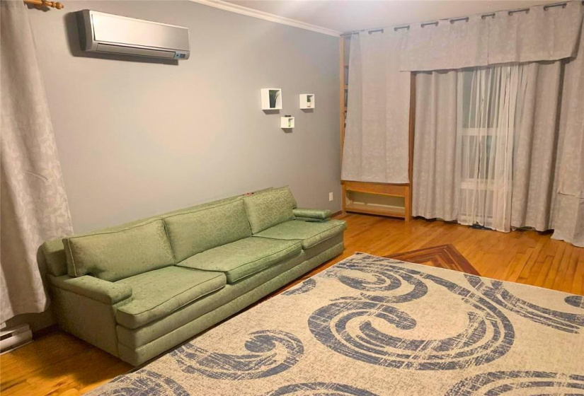 869 Jubilee, 4 Bedrooms Bedrooms, 10 Rooms Rooms,2 BathroomsBathrooms,Residential,For Sale,Jubilee