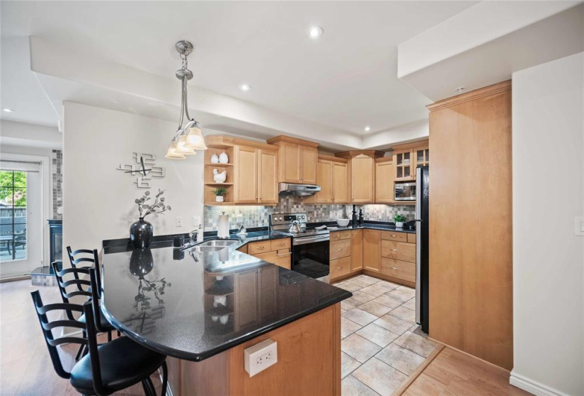 85 Academy, 2 Bedrooms Bedrooms, 9 Rooms Rooms,2 BathroomsBathrooms,Condominium,For Sale,Academy