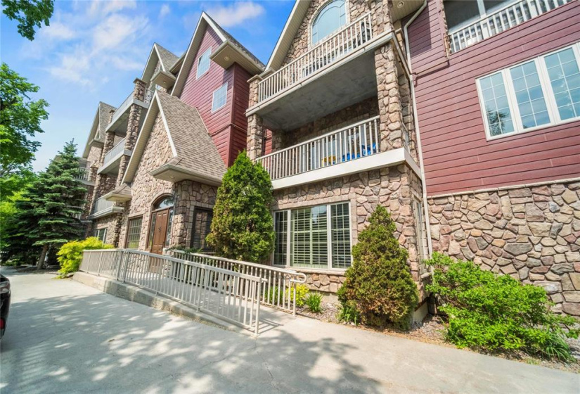 85 Academy, 2 Bedrooms Bedrooms, 9 Rooms Rooms,2 BathroomsBathrooms,Condominium,For Sale,Academy
