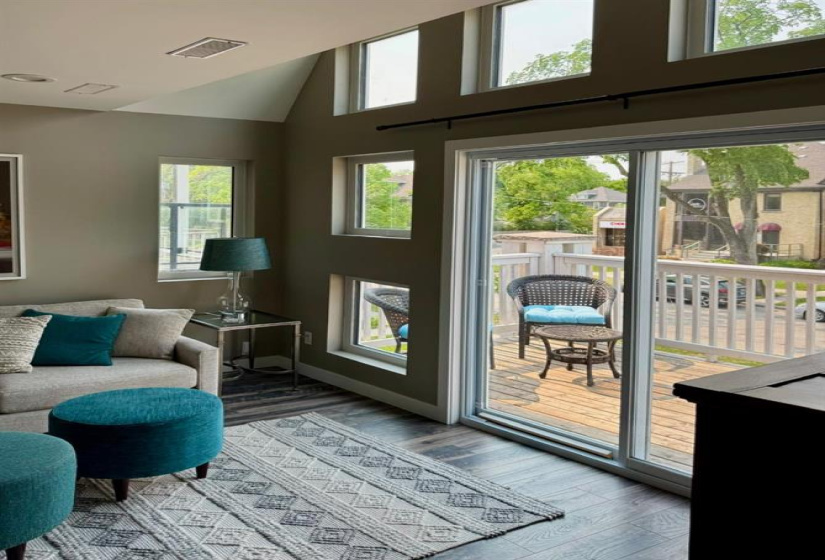 902 Dorchester, 2 Bedrooms Bedrooms, 8 Rooms Rooms,2 BathroomsBathrooms,Condominium,For Sale,Dorchester