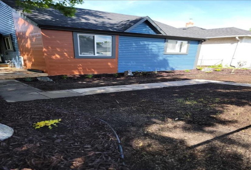 393 Luxton, 3 Bedrooms Bedrooms, 7 Rooms Rooms,2 BathroomsBathrooms,Residential,For Sale,Luxton