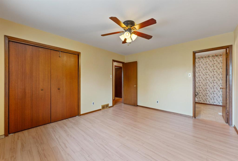 213 Sterling, 4 Bedrooms Bedrooms, 12 Rooms Rooms,2 BathroomsBathrooms,Residential,For Sale,Sterling
