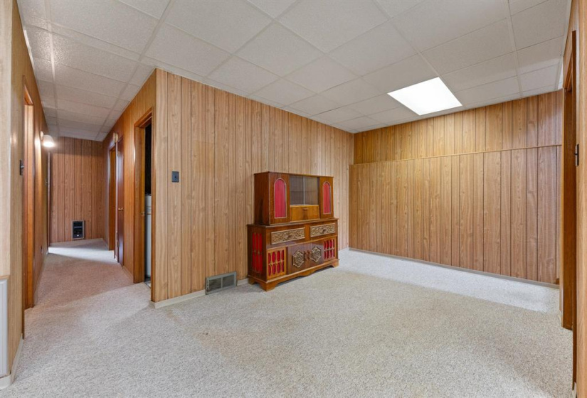 213 Sterling, 4 Bedrooms Bedrooms, 12 Rooms Rooms,2 BathroomsBathrooms,Residential,For Sale,Sterling