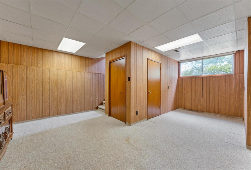 213 Sterling, 4 Bedrooms Bedrooms, 12 Rooms Rooms,2 BathroomsBathrooms,Residential,For Sale,Sterling