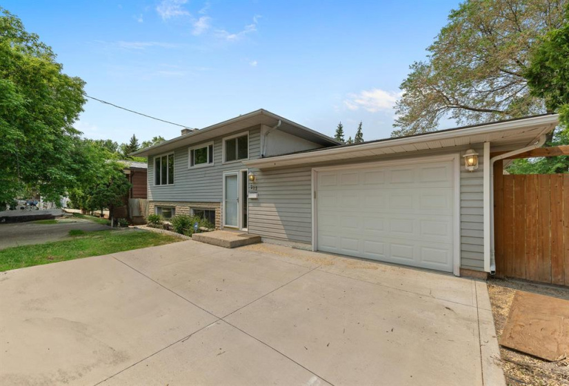 213 Sterling, 4 Bedrooms Bedrooms, 12 Rooms Rooms,2 BathroomsBathrooms,Residential,For Sale,Sterling