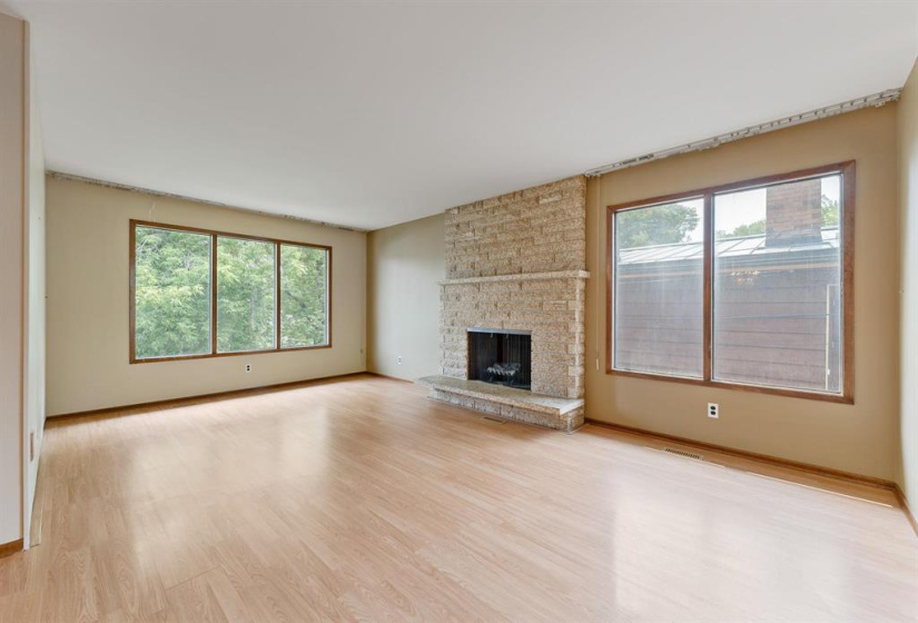 213 Sterling, 4 Bedrooms Bedrooms, 12 Rooms Rooms,2 BathroomsBathrooms,Residential,For Sale,Sterling