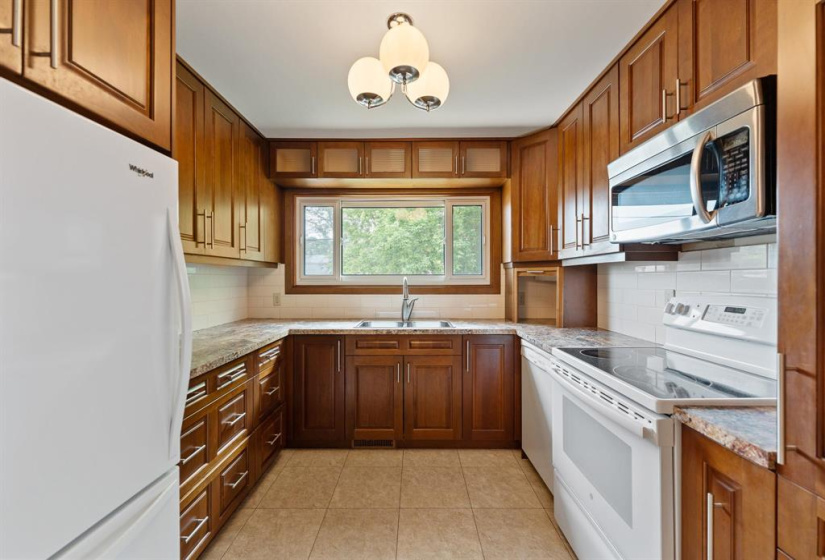 213 Sterling, 4 Bedrooms Bedrooms, 12 Rooms Rooms,2 BathroomsBathrooms,Residential,For Sale,Sterling