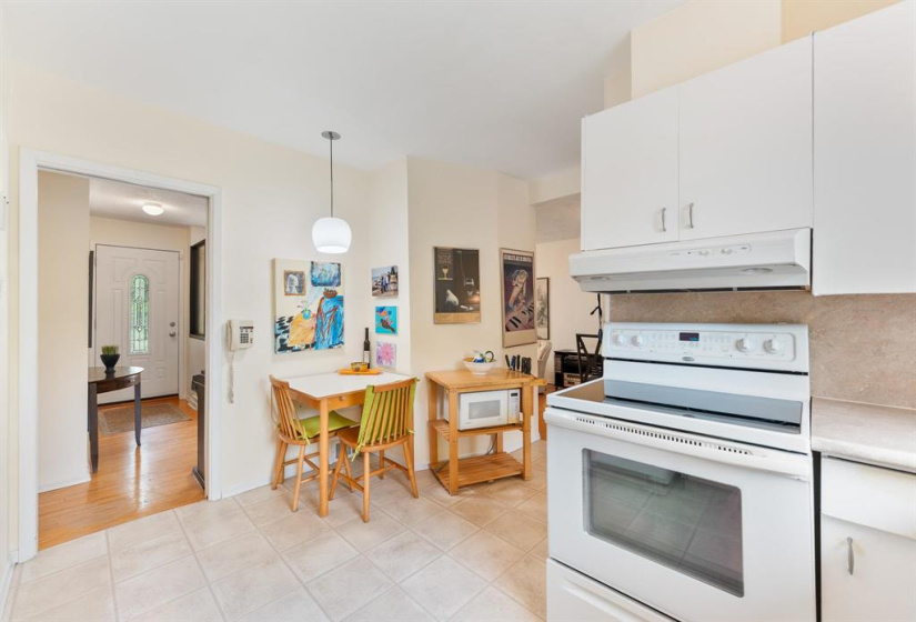 610 Lindsay, 3 Bedrooms Bedrooms, 11 Rooms Rooms,2 BathroomsBathrooms,Residential,For Sale,Lindsay