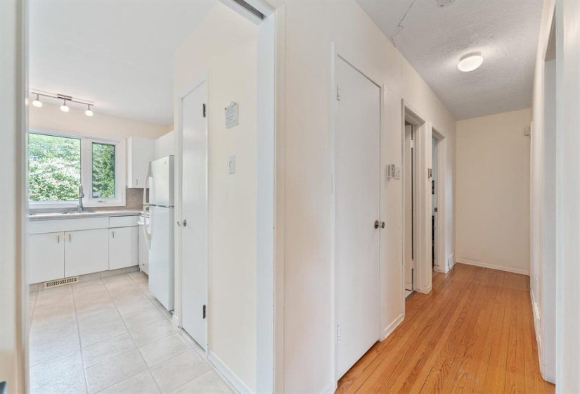 610 Lindsay, 3 Bedrooms Bedrooms, 11 Rooms Rooms,2 BathroomsBathrooms,Residential,For Sale,Lindsay