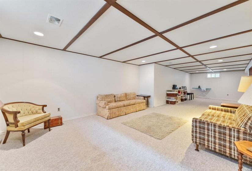 610 Lindsay, 3 Bedrooms Bedrooms, 11 Rooms Rooms,2 BathroomsBathrooms,Residential,For Sale,Lindsay