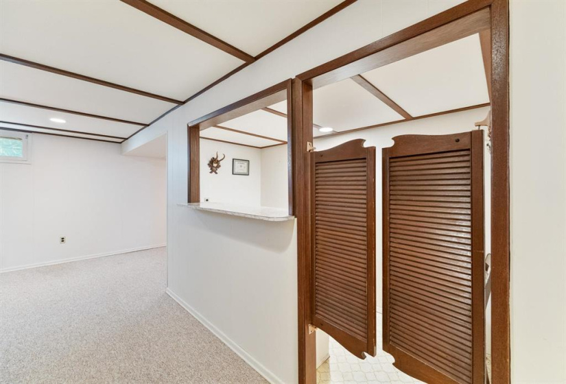 610 Lindsay, 3 Bedrooms Bedrooms, 11 Rooms Rooms,2 BathroomsBathrooms,Residential,For Sale,Lindsay