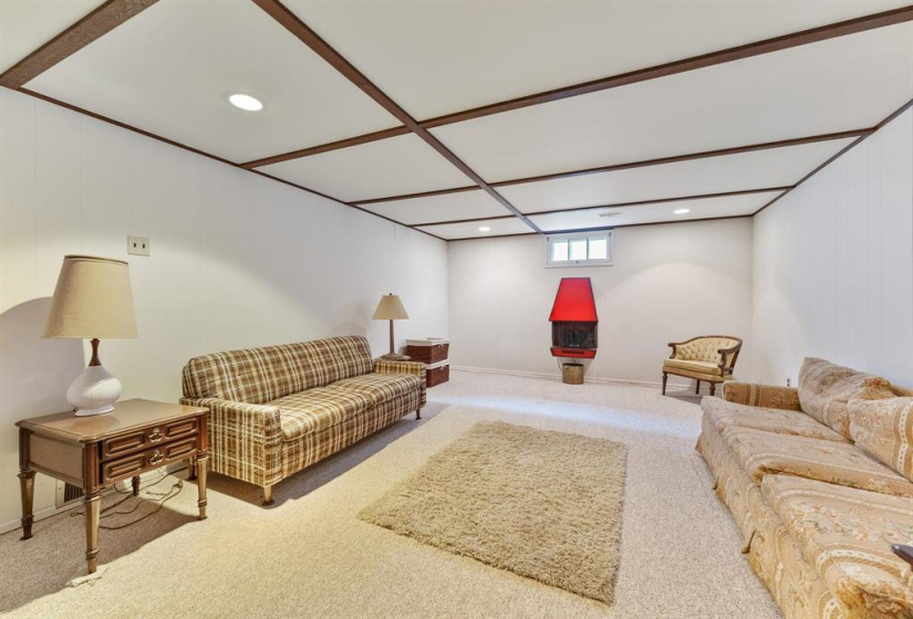 610 Lindsay, 3 Bedrooms Bedrooms, 11 Rooms Rooms,2 BathroomsBathrooms,Residential,For Sale,Lindsay