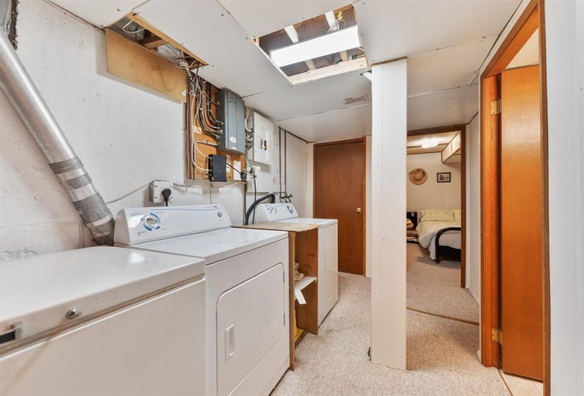 610 Lindsay, 3 Bedrooms Bedrooms, 11 Rooms Rooms,2 BathroomsBathrooms,Residential,For Sale,Lindsay