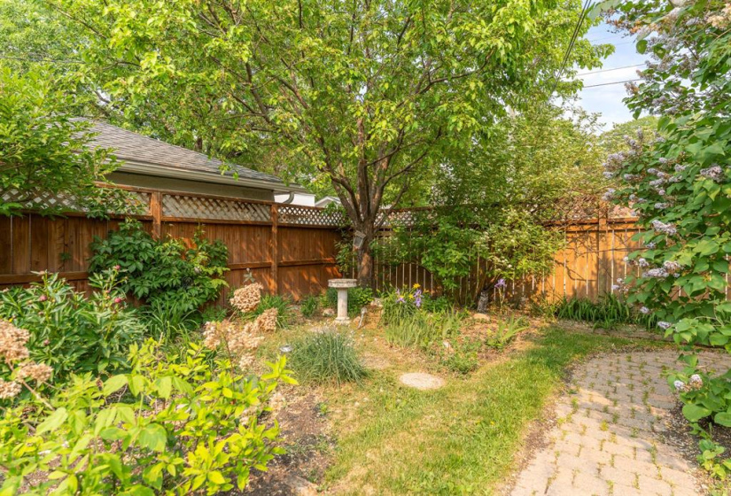 610 Lindsay, 3 Bedrooms Bedrooms, 11 Rooms Rooms,2 BathroomsBathrooms,Residential,For Sale,Lindsay