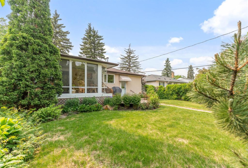 610 Lindsay, 3 Bedrooms Bedrooms, 11 Rooms Rooms,2 BathroomsBathrooms,Residential,For Sale,Lindsay