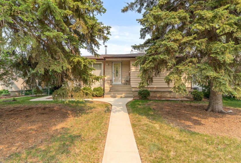 610 Lindsay, 3 Bedrooms Bedrooms, 11 Rooms Rooms,2 BathroomsBathrooms,Residential,For Sale,Lindsay