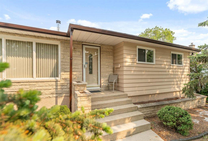 610 Lindsay, 3 Bedrooms Bedrooms, 11 Rooms Rooms,2 BathroomsBathrooms,Residential,For Sale,Lindsay