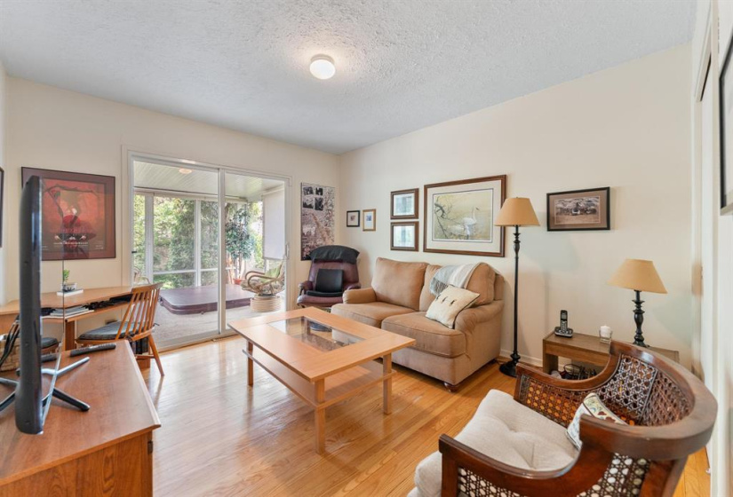 610 Lindsay, 3 Bedrooms Bedrooms, 11 Rooms Rooms,2 BathroomsBathrooms,Residential,For Sale,Lindsay