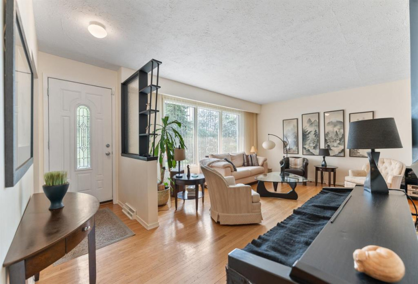 610 Lindsay, 3 Bedrooms Bedrooms, 11 Rooms Rooms,2 BathroomsBathrooms,Residential,For Sale,Lindsay