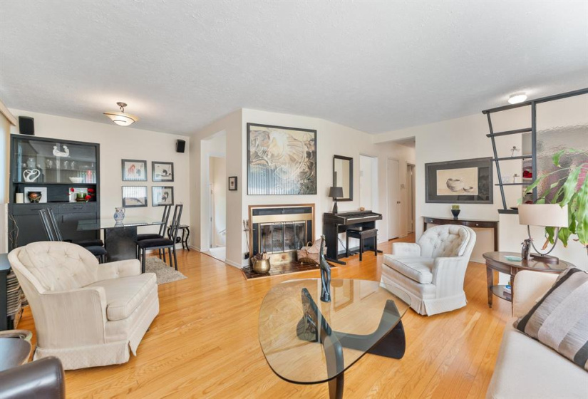 610 Lindsay, 3 Bedrooms Bedrooms, 11 Rooms Rooms,2 BathroomsBathrooms,Residential,For Sale,Lindsay
