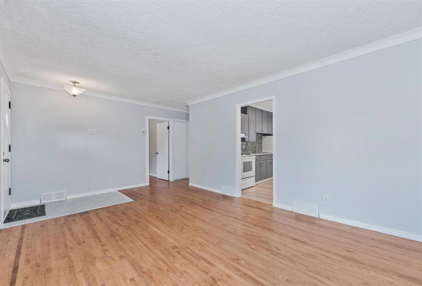 723 Harbison, 2 Bedrooms Bedrooms, 5 Rooms Rooms,1 BathroomBathrooms,Residential,For Sale,Harbison
