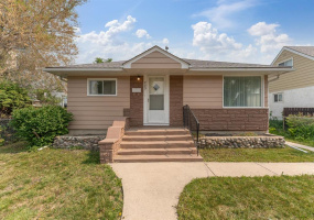 723 Harbison, 2 Bedrooms Bedrooms, 5 Rooms Rooms,1 BathroomBathrooms,Residential,For Sale,Harbison