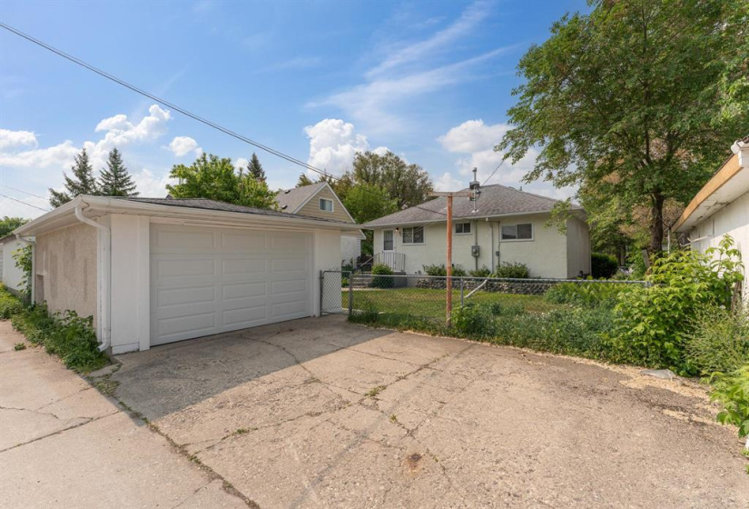 723 Harbison, 2 Bedrooms Bedrooms, 5 Rooms Rooms,1 BathroomBathrooms,Residential,For Sale,Harbison