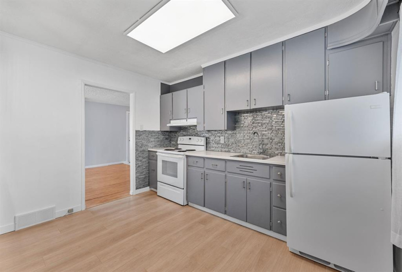 723 Harbison, 2 Bedrooms Bedrooms, 5 Rooms Rooms,1 BathroomBathrooms,Residential,For Sale,Harbison