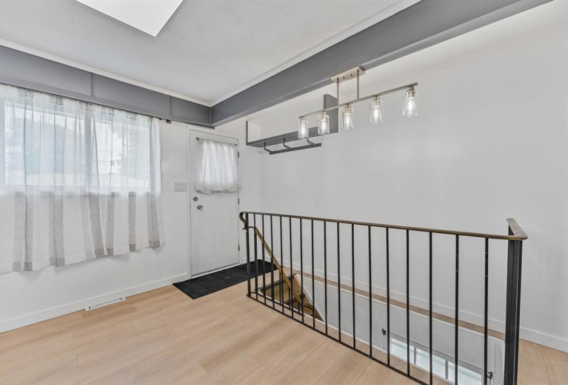 723 Harbison, 2 Bedrooms Bedrooms, 5 Rooms Rooms,1 BathroomBathrooms,Residential,For Sale,Harbison