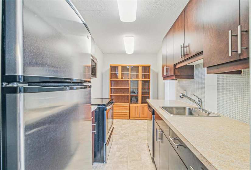 1030 Grant, 2 Bedrooms Bedrooms, 6 Rooms Rooms,1 BathroomBathrooms,Condominium,For Sale,Grant