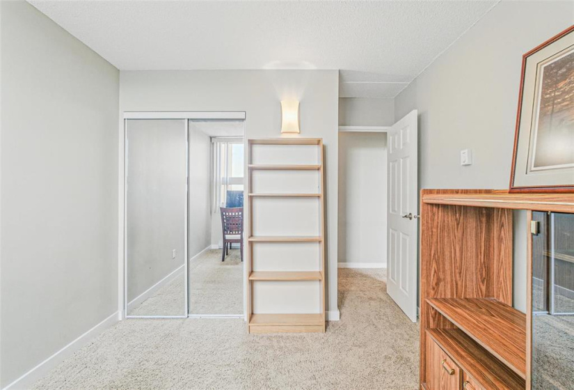1030 Grant, 2 Bedrooms Bedrooms, 6 Rooms Rooms,1 BathroomBathrooms,Condominium,For Sale,Grant