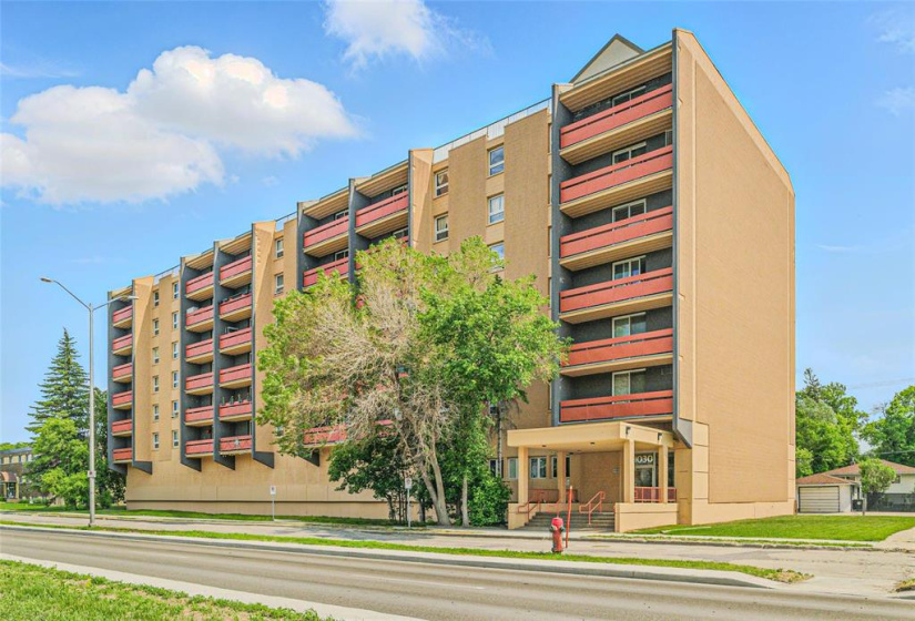 1030 Grant, 2 Bedrooms Bedrooms, 6 Rooms Rooms,1 BathroomBathrooms,Condominium,For Sale,Grant