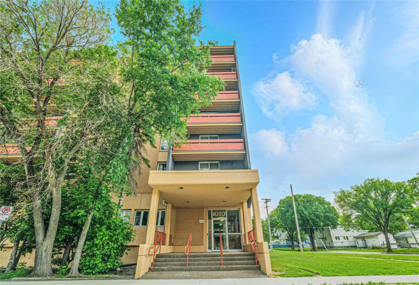 1030 Grant, 2 Bedrooms Bedrooms, 6 Rooms Rooms,1 BathroomBathrooms,Condominium,For Sale,Grant