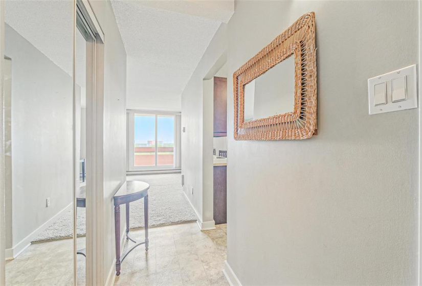 1030 Grant, 2 Bedrooms Bedrooms, 6 Rooms Rooms,1 BathroomBathrooms,Condominium,For Sale,Grant