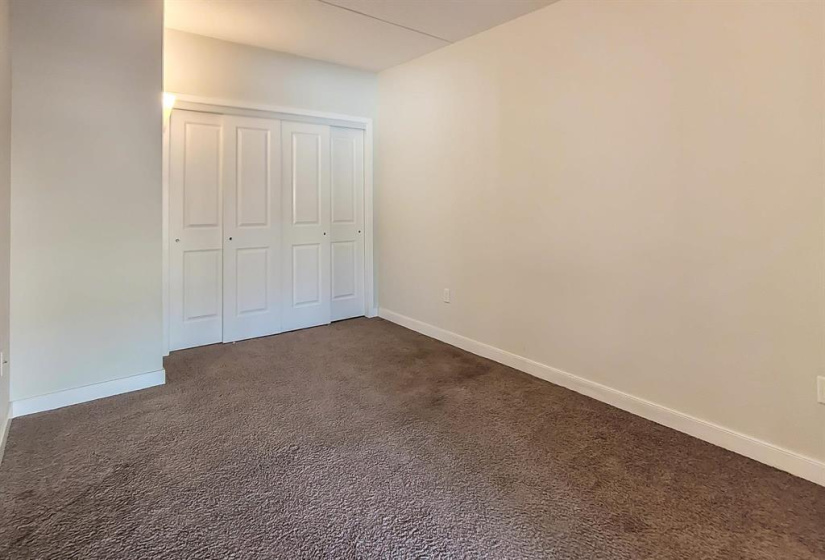 Nice sized bedroom wtih double closets