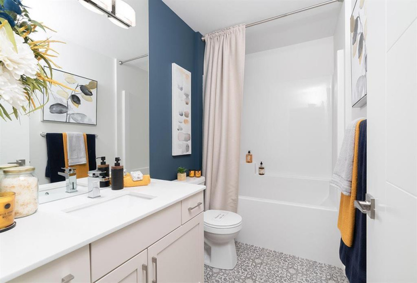 Picture of a different house. Same Florence model. Main 4 pce bath on 2nd floor.