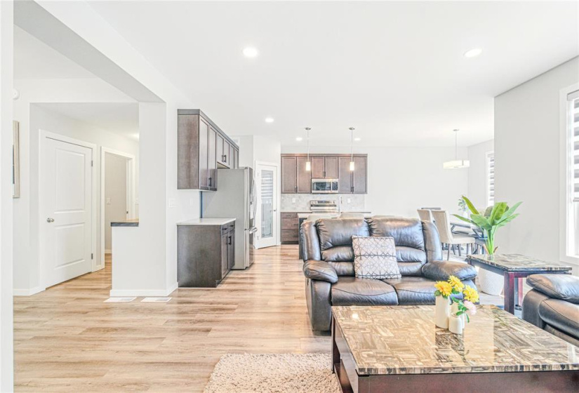 20 Fireweed, 4 Bedrooms Bedrooms, 13 Rooms Rooms,3 BathroomsBathrooms,Residential,For Sale,Fireweed