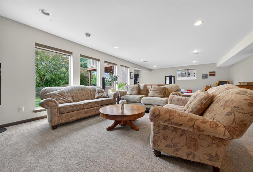 6 Magnolia, 4 Bedrooms Bedrooms, 16 Rooms Rooms,3 BathroomsBathrooms,Residential,For Sale,Magnolia
