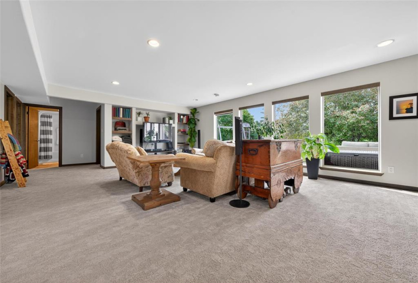 6 Magnolia, 4 Bedrooms Bedrooms, 16 Rooms Rooms,3 BathroomsBathrooms,Residential,For Sale,Magnolia