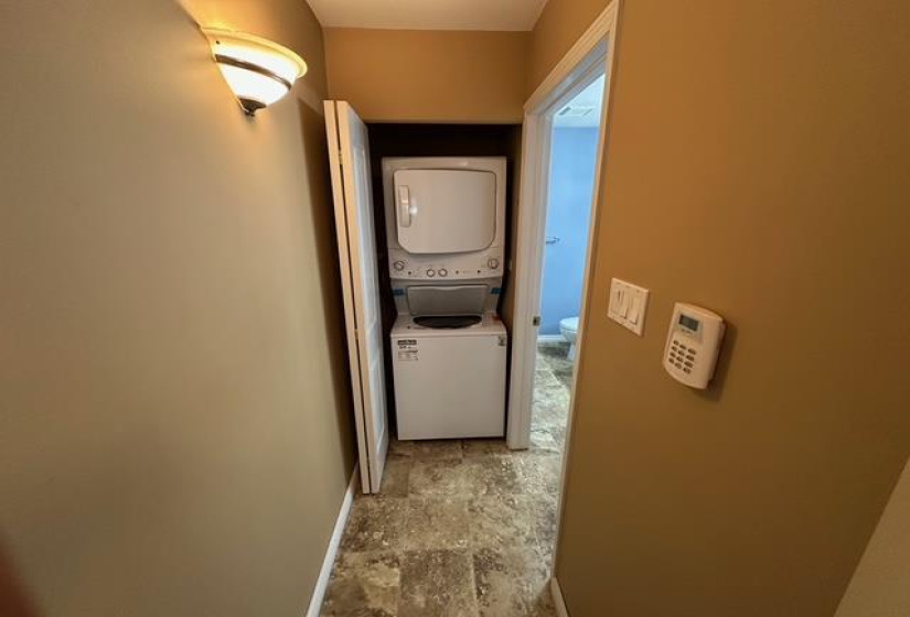 200 Victor Lewis, 2 Bedrooms Bedrooms, 7 Rooms Rooms,2 BathroomsBathrooms,Condominium,For Sale,Victor Lewis